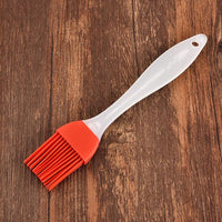 1 Pcs Portable Silicone Oil Bottle with Brush Grill Oil Brushes Liquid Oil Pastry Kitchen Baking BBQ Tool Kitchen Tools for BBQ Silicone Oil Container with Brush Spray Bottle Oil Dispenser for Kitchen Cooking BBQ