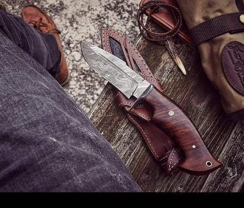 Good Hunting Knives – 10" Damascus Steel Blade with Rosewood Handle & Leather Sheath
