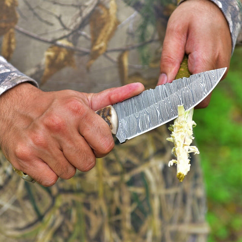 Custom Handmade Damascus Steel Skinner Knife with Sheep Horn Handle – 4.5" Blade