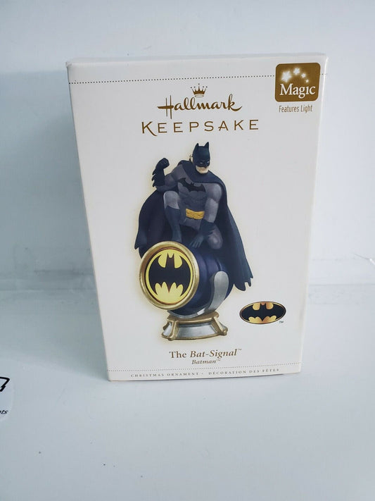 2006 Hallmark The Bat-Signal Batman Keepsake Ornament