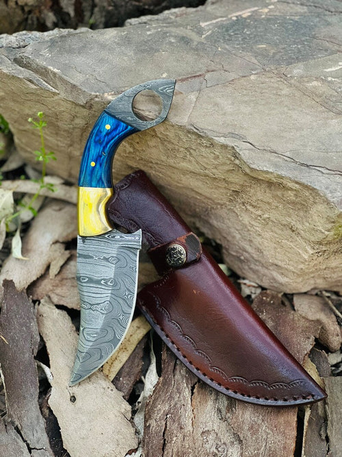 Skinning Knife – 8.5" Damascus Steel Blade with Pakkawood Handle, Brass Bolster & Leather Sheath