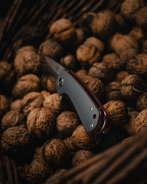 The Peasant Folding Pocket Knife Giftset for Men and Women (Red and Grey) Holtzman's Gorilla Survival