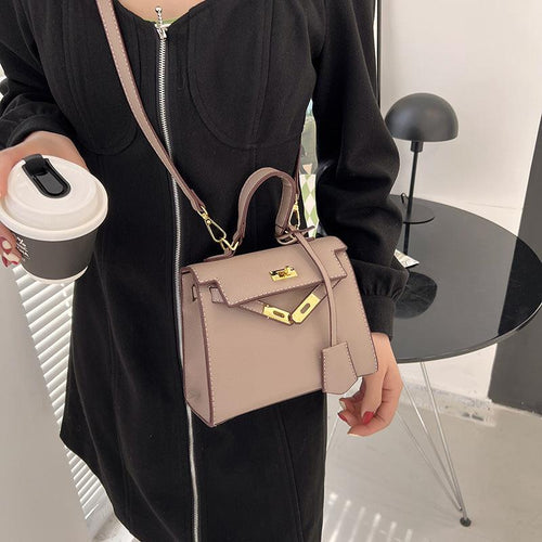 Luxury Cowgirl Kelly Purse – Trendy, High-Fashion Leather Handbag with Adjustable Strap