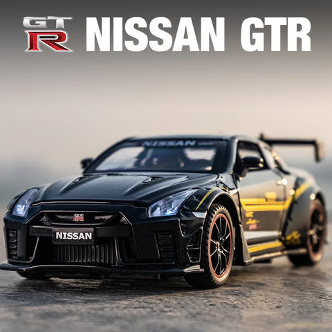 1:32 Nissan GTR R35 Суперкар Легкосплавний автомобіль Іграшкова машина Металева колекція Модель автомобіля Звук і світло Іграшки для дітей