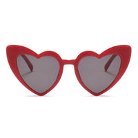 Elegant Retro  Love Heart Sunglasses Women Big Frame Personality Sunglasses Fashion Cute Retro Cat Eye Vintage Sunglasses  For Women and Girl