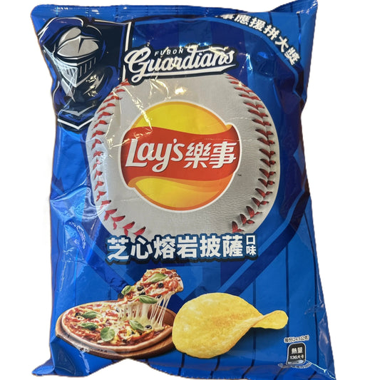 Lay’s Guardians Cheesy Pizza Chips – Fubon Guardians collab with rich cheese & basil flavor. (Taiwan)