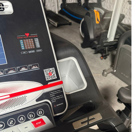 Light Commercial Treadmill - Muscle D Fitness - LED Display - Heart Rate Monitor - Cup Holder - Adjustable Speed and Incline
