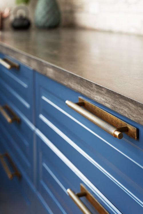 Knurled Backplate Antique Bronze "Manor" Knobs and Drawer Pulls Euro • Knobs