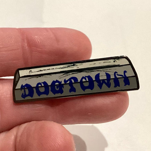 DOGTOWN/Suicidal Pin