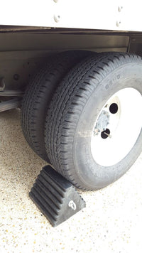 9 Pound Rubber Wheel Chock  | WC